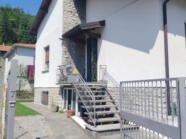 Villa Indipendente in vendita a Como, Lombardia