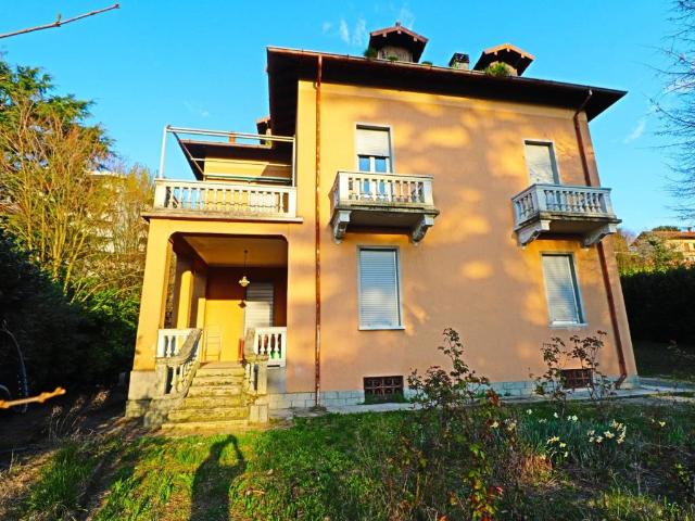 Villa Indipendente in vendita a Sagnino, Como