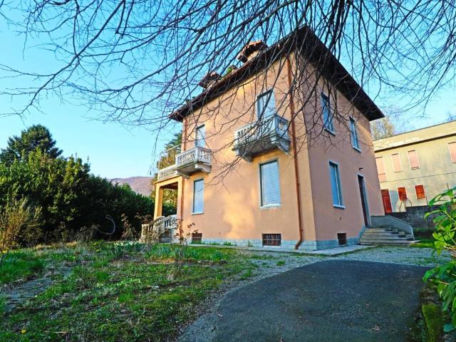 Villa Indipendente in vendita a Sagnino, Como