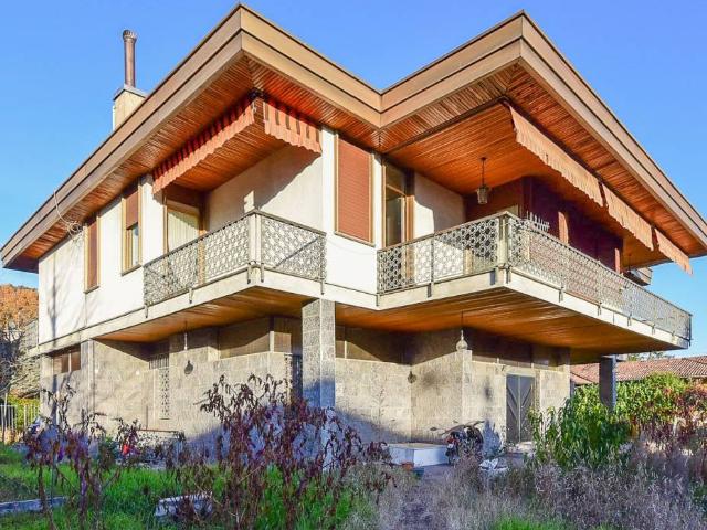 Villa Indipendente in vendita a Como, Lombardia