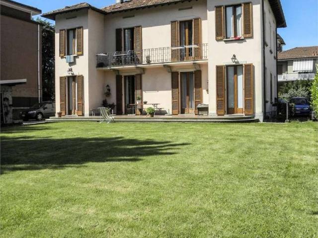 Villa Indipendente in vendita a Como, Lombardia