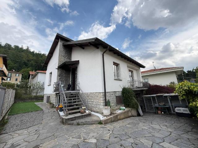 Villa Indipendente in vendita a Como, Lombardia