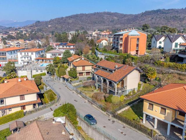 Villa Indipendente in vendita a Como, Lombardia