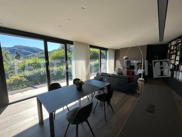 Villa Indipendente in vendita a Sagnino, Como