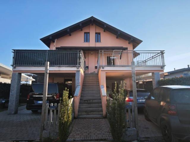 Villa Indipendente in vendita a Como