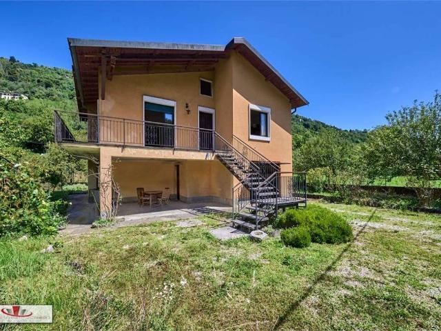 Villa Indipendente in vendita a Como