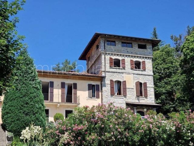 Villa Indipendente in vendita a San Fermo Della Battaglia, Lombardia