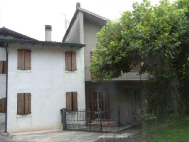 Villa Indipendente in vendita a Piazza, Concamarise