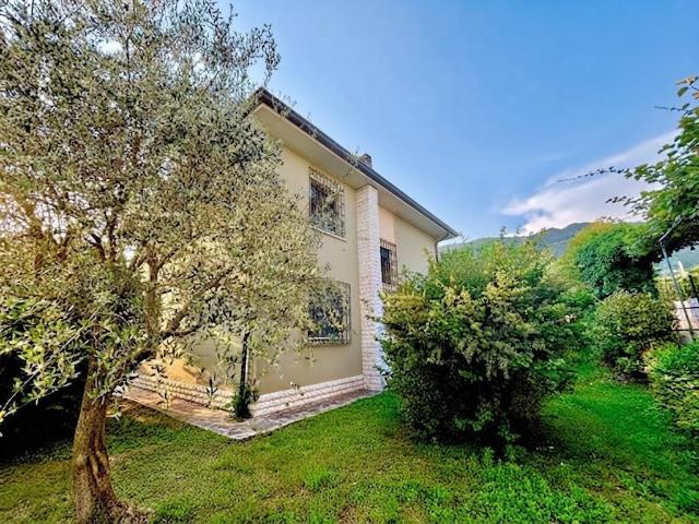 Villa Indipendente in vendita a Roncaglie, Concesio