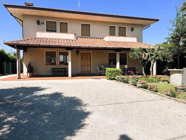 Villa Indipendente in vendita a Concordia Sagittaria, Veneto