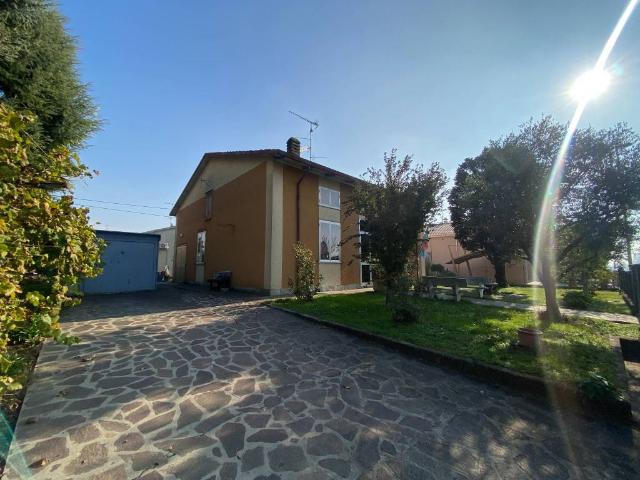 Villa Indipendente in vendita a Unione Comuni Modenesi Area Nord, Concordia Sulla Secchia