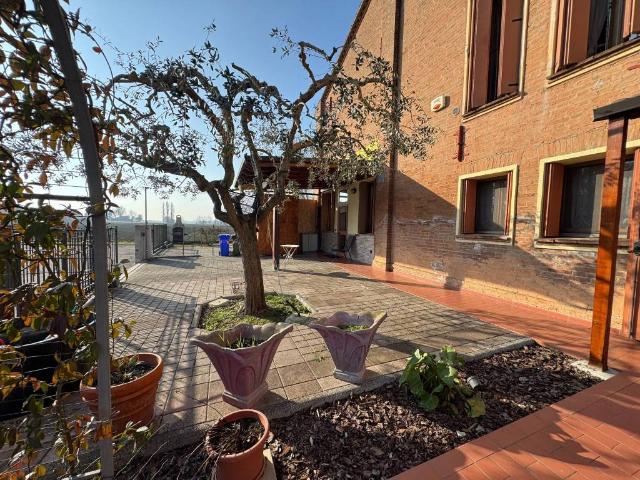 Villa Indipendente in vendita a Unione Comuni Modenesi Area Nord, Concordia Sulla Secchia