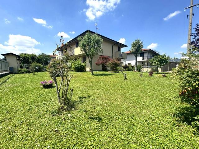 Villa Indipendente in vendita a Concorezzo, Beretta