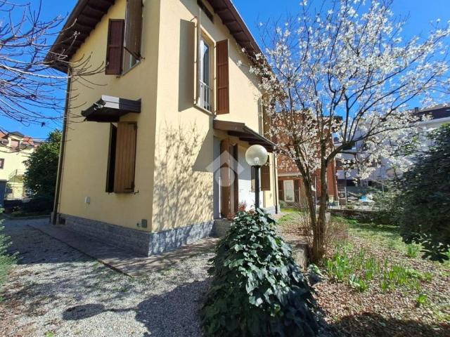 Villa Indipendente in vendita a Concorezzo, Lombardia