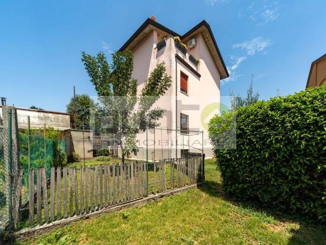 Villa Indipendente in vendita a Concorezzo, Beretta