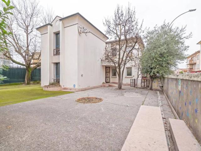 Villa Indipendente in vendita a Conegliano, Veneto