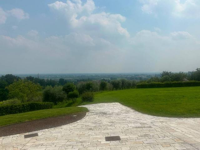 Villa Indipendente in vendita a Conegliano, Veneto