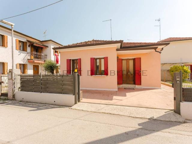 Villa Indipendente in vendita a Parè, Conegliano