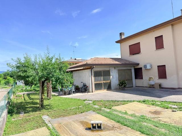 Villa Indipendente in vendita a Conegliano, Veneto