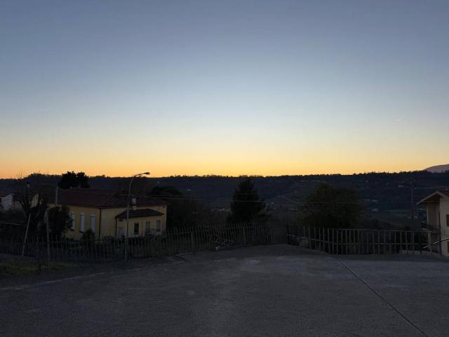 Villa Indipendente in vendita a San Pietro di Feletto, Veneto