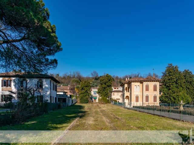 Villa Indipendente in vendita a Conegliano, Veneto