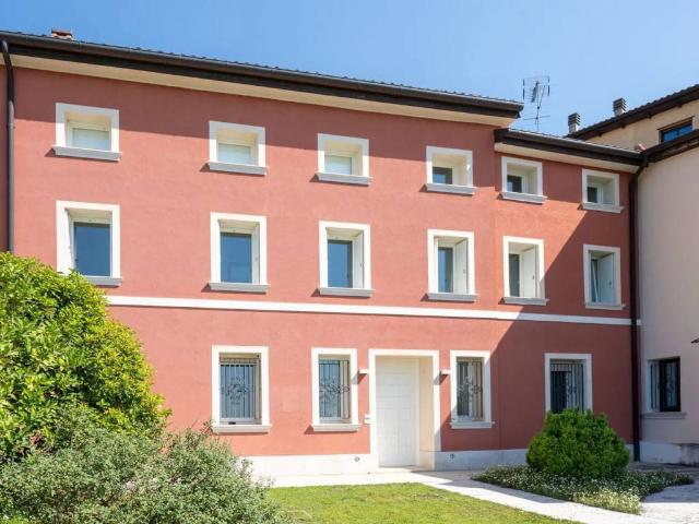 Villa Indipendente in vendita a Parè, Conegliano