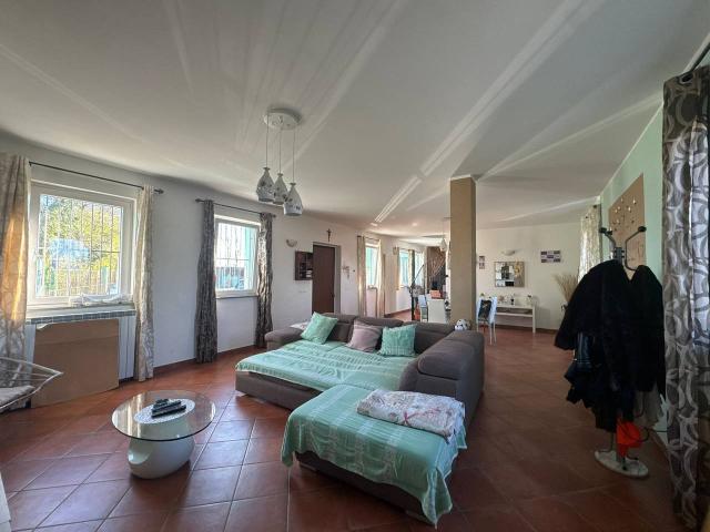 Villa Indipendente in vendita a Confienza, Lombardia