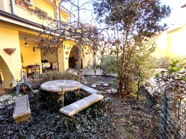 Villa Indipendente in vendita a Confienza, Lombardia