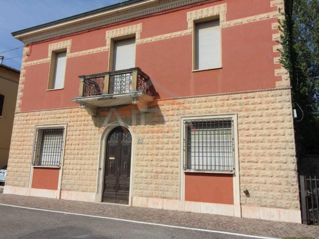 Villa Indipendente in vendita a Unione dei comuni della Bassa Romagna, Conselice