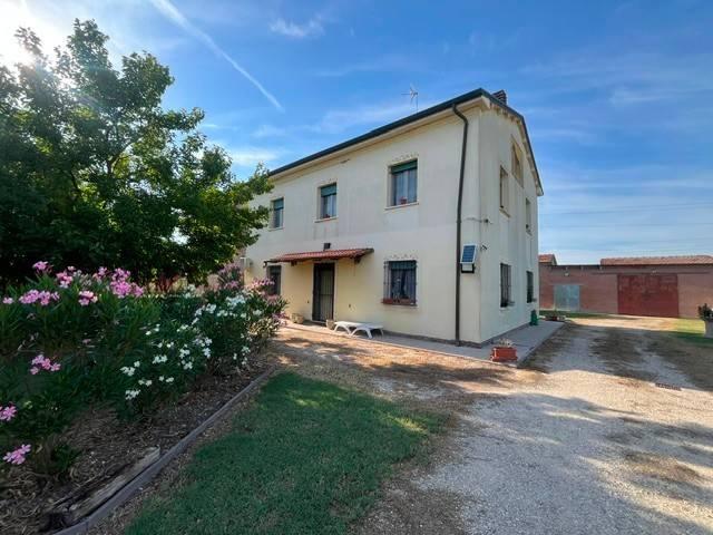 Villa Indipendente in vendita a Unione dei comuni della Bassa Romagna, Conselice