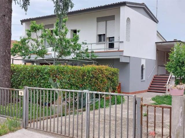 Villa Indipendente in vendita a Unione dei comuni della Bassa Romagna, Conselice