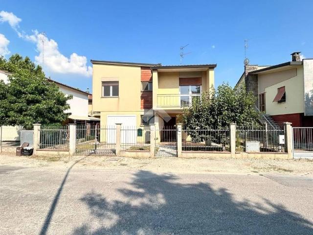 Villa Indipendente in vendita a Conselice, Ravenna