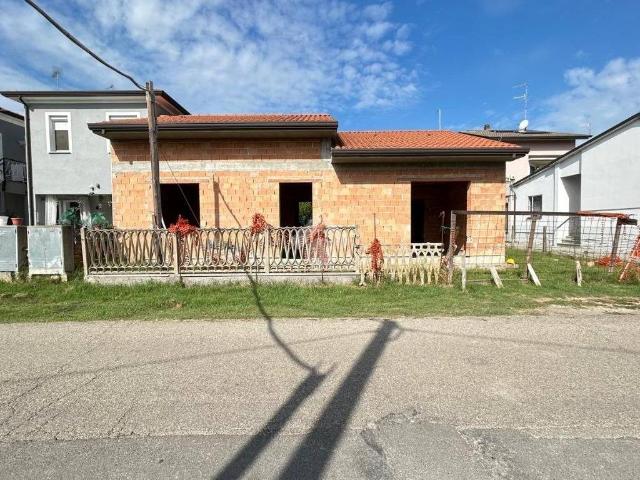 Villa Indipendente in vendita a Conselice, Ravenna