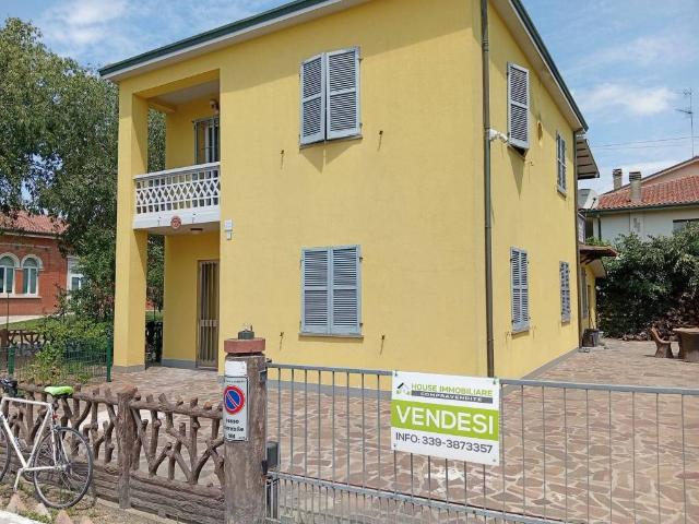 Villa Indipendente in vendita a Unione dei comuni della Bassa Romagna, Conselice
