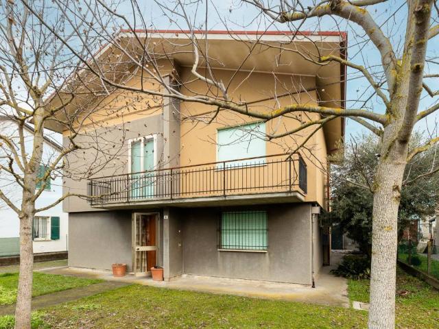 Villa Indipendente in vendita a Unione dei comuni della Bassa Romagna, Conselice