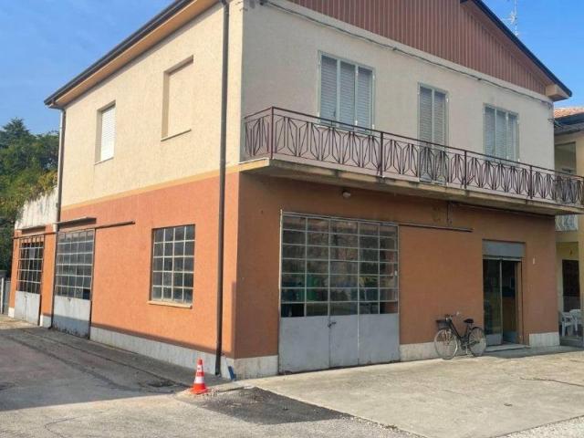 Villa Indipendente in vendita a Nuovo Circondario Imolese, Imola