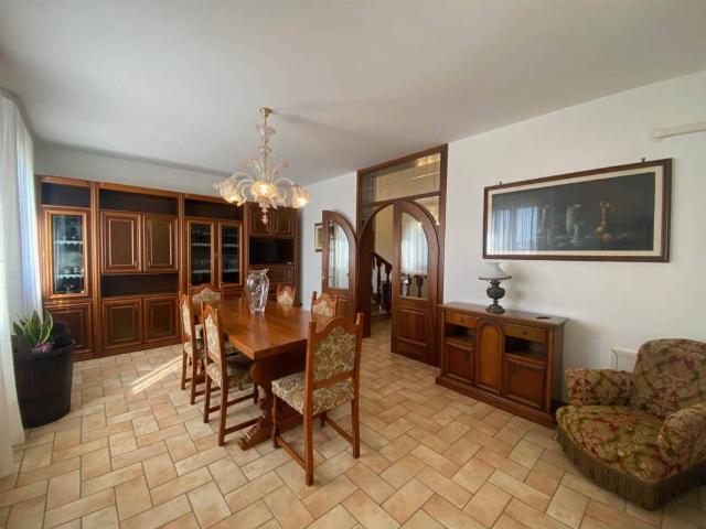 Villa Indipendente in vendita a Conselve, Veneto