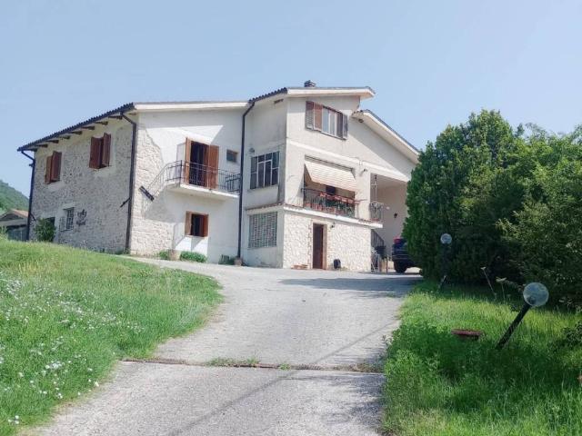 Villa Indipendente in vendita a Piani San Filippo, Contigliano