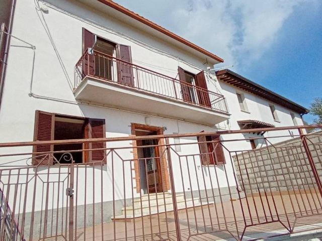 Villa Indipendente in vendita a Contigliano, Lazio