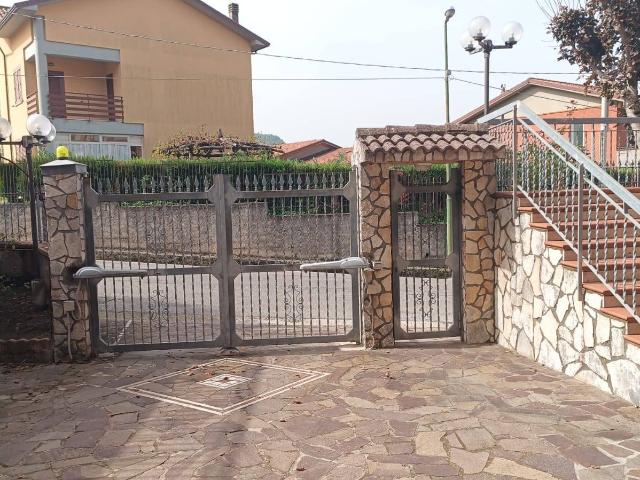 Villa Indipendente in vendita a Contrada, Campania