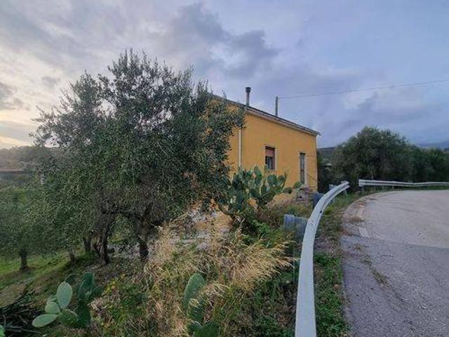 Villa Indipendente in vendita a Contursi Terme, Campania