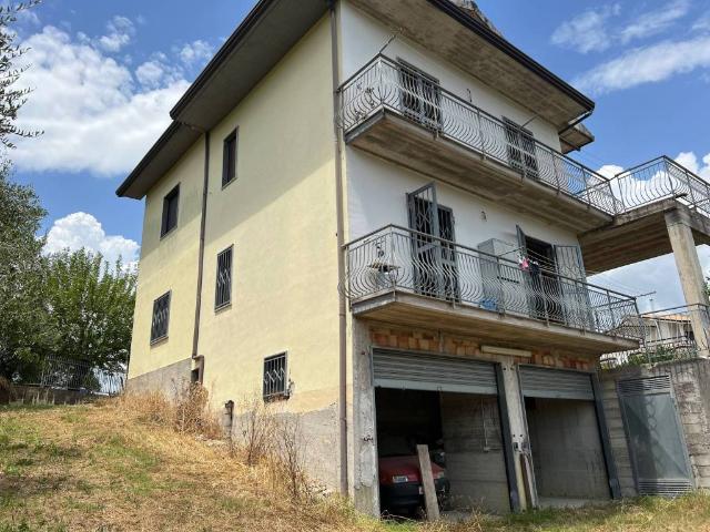 Villa Indipendente in vendita a Contursi Terme, Campania