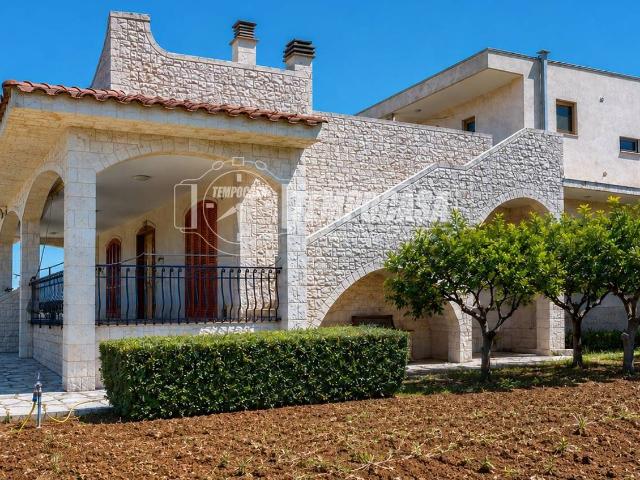 Villa Indipendente in vendita a Contrada Casopietro, Puglia