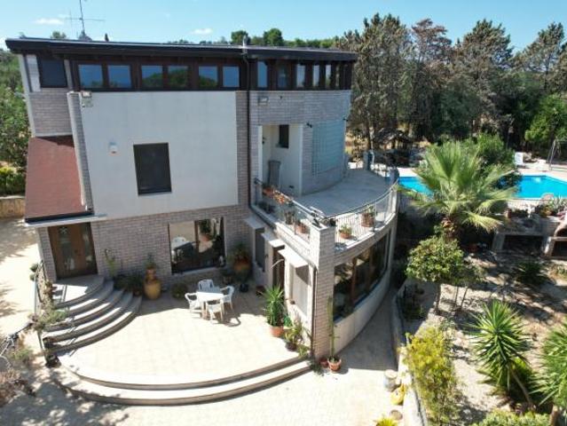 Villa Indipendente in vendita a Puglia, Bari