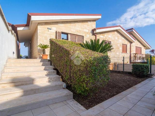 Villa Indipendente in vendita a Contrada Casopietro, Puglia