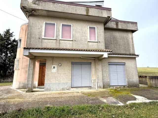 Villa Indipendente in vendita a Conza Della Campania, Campania