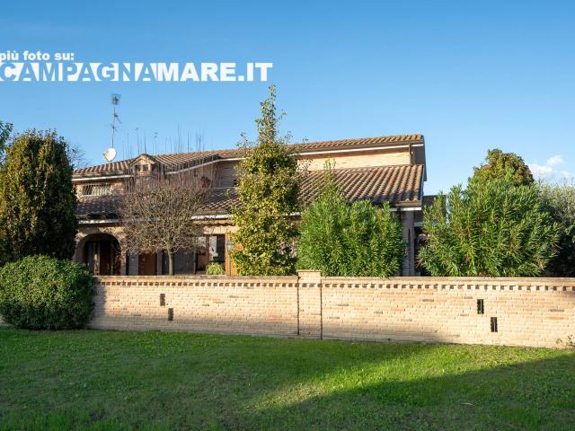 Villa Indipendente in vendita a Copparo, Ferrara