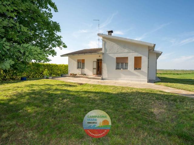 Villa Indipendente in vendita a Unione Terre e Fiumi, Copparo