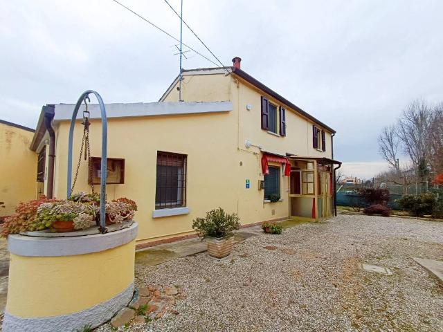 Villa Indipendente in vendita a Unione Terre e Fiumi, Copparo