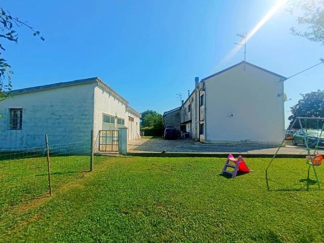 Villa Indipendente in vendita a Unione Terre e Fiumi, Copparo